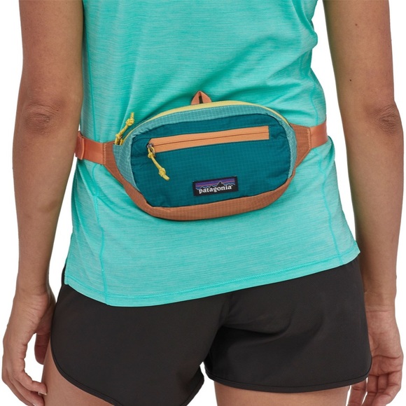 Patagonia Ultralight Black Hole® Mini Hip Pack - Picture 4 of 17